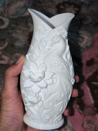 گلدان دکوراتیو طرح طاووس گلدار